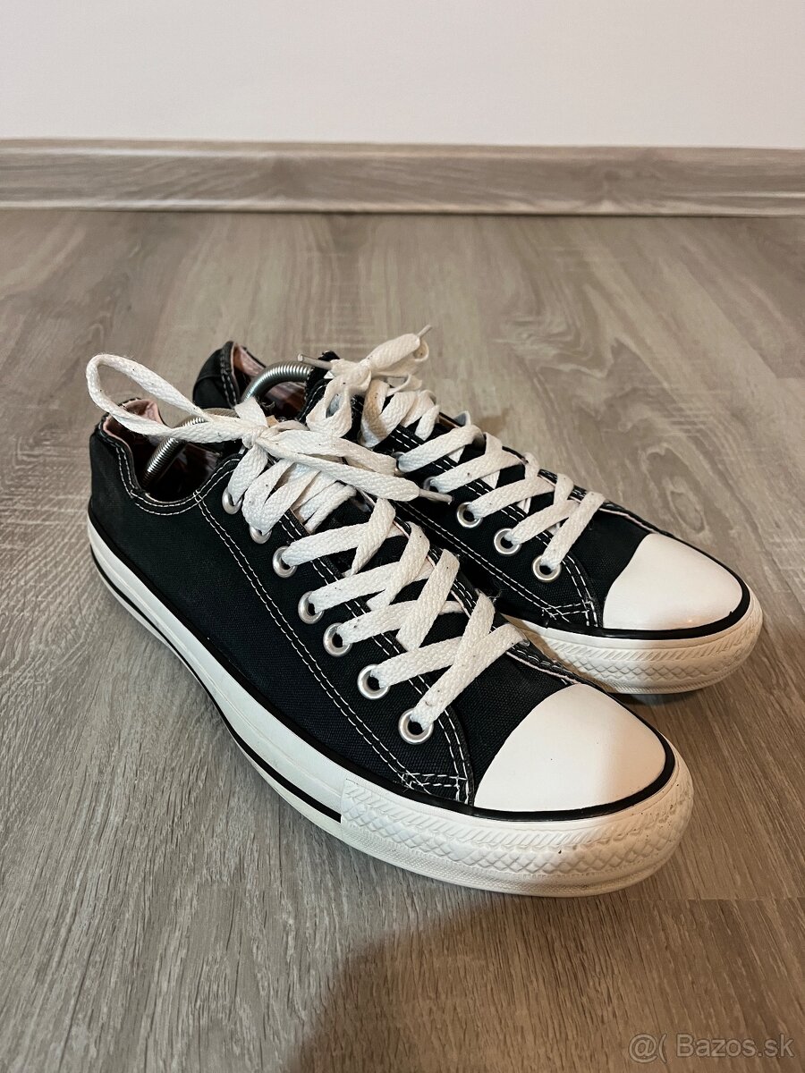 Čierne Converse