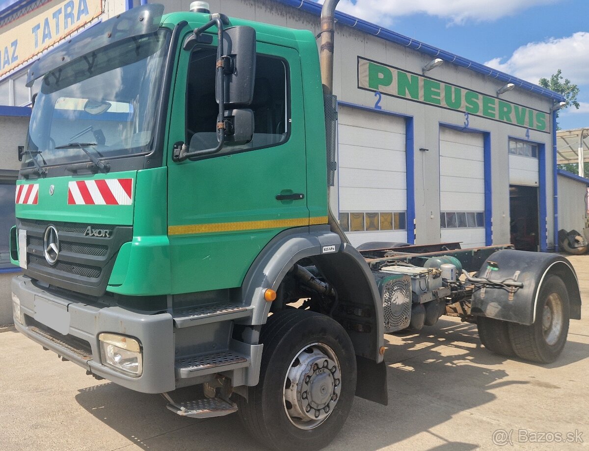 Predám Mercedes-Benz AXOR 1823 E3 4x4 podvozok