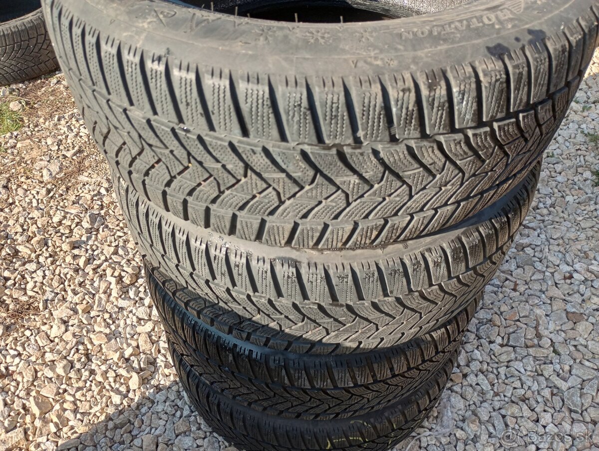 Predam 4ks pneu 215/55/r16   zimne  97H  Dunlop