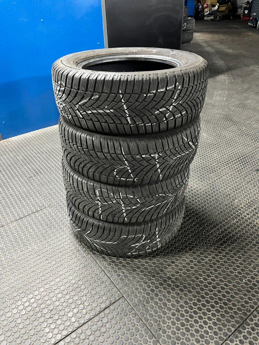 215/60 R16 Brigestone zimne