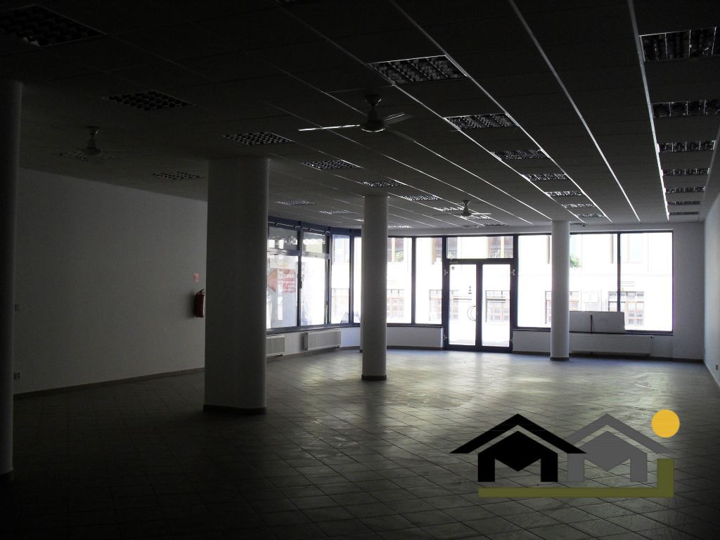 Na prenájom obchodný priestor v Nitre na pešej zóne 217m2