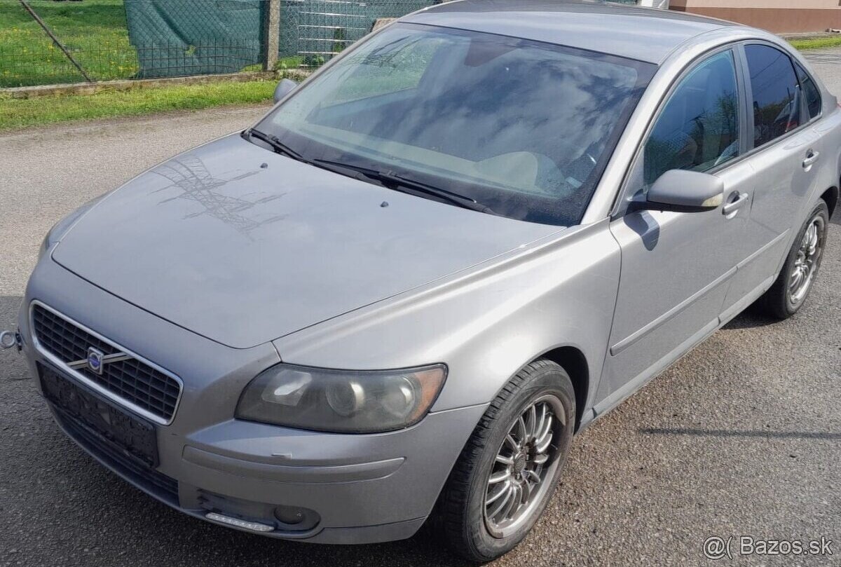 Rozpredám na náhradné diely Volvo s40 2005 2.0 tdci 100kw