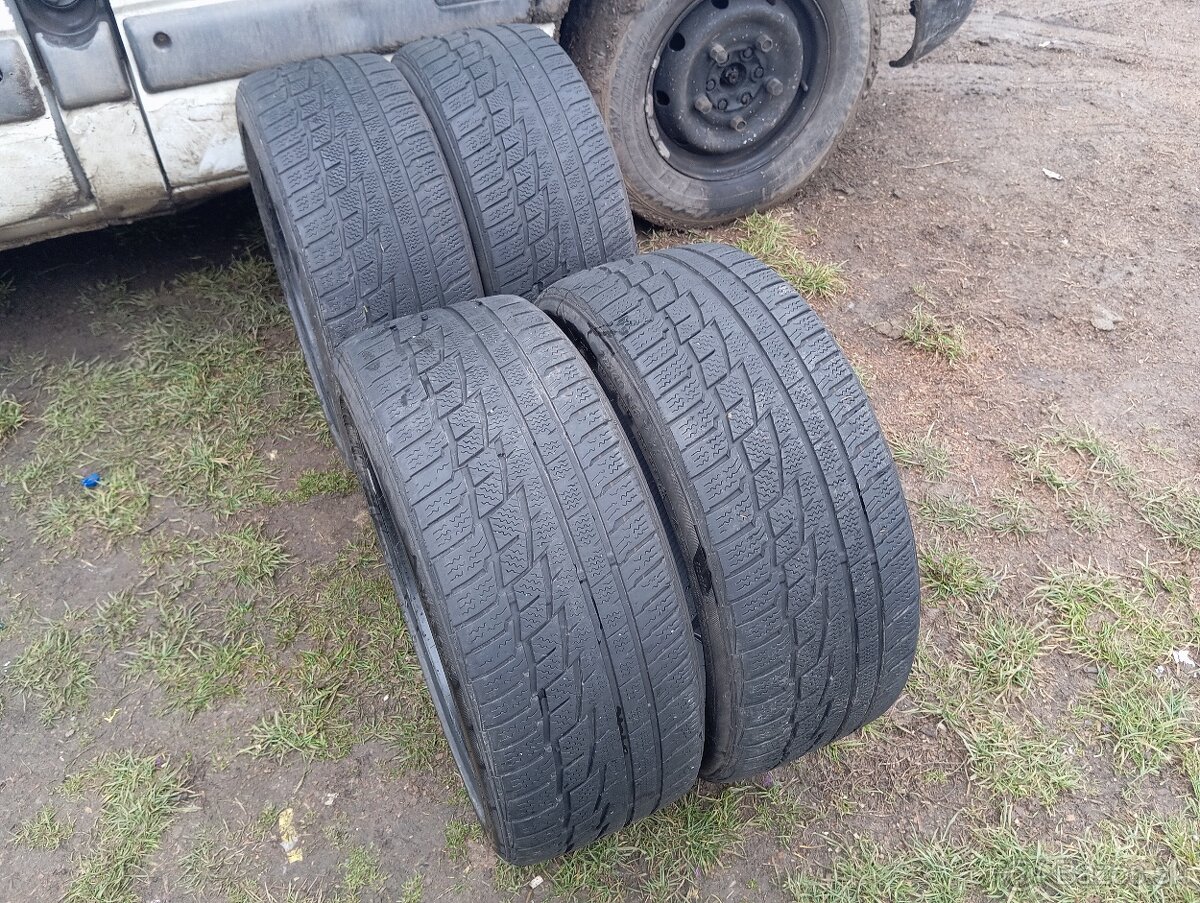 Predám zimné pneumatiky 4ks 225/40r18