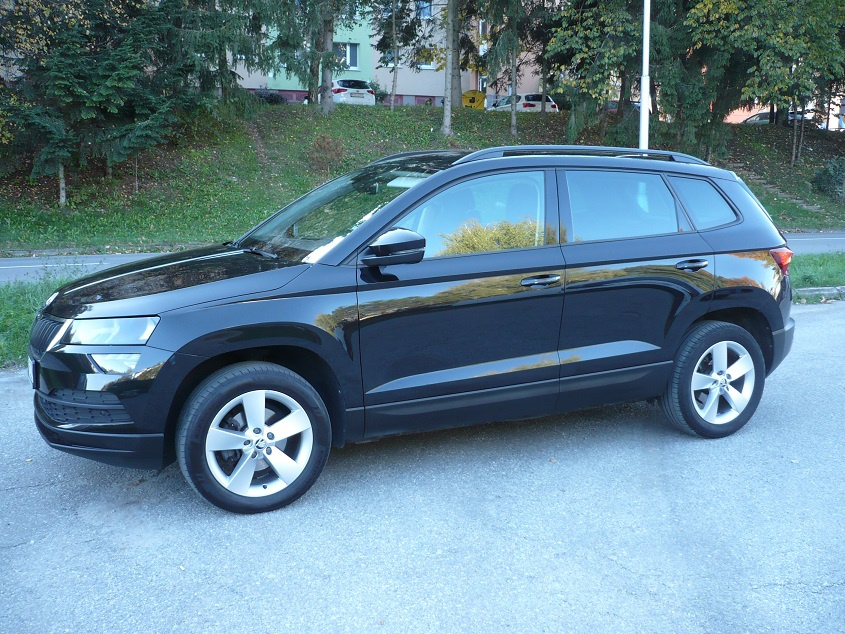 SKODA KAROQ 1,6 TDI LIVE PLUS M 2020,1.MAJ.KUP.SR