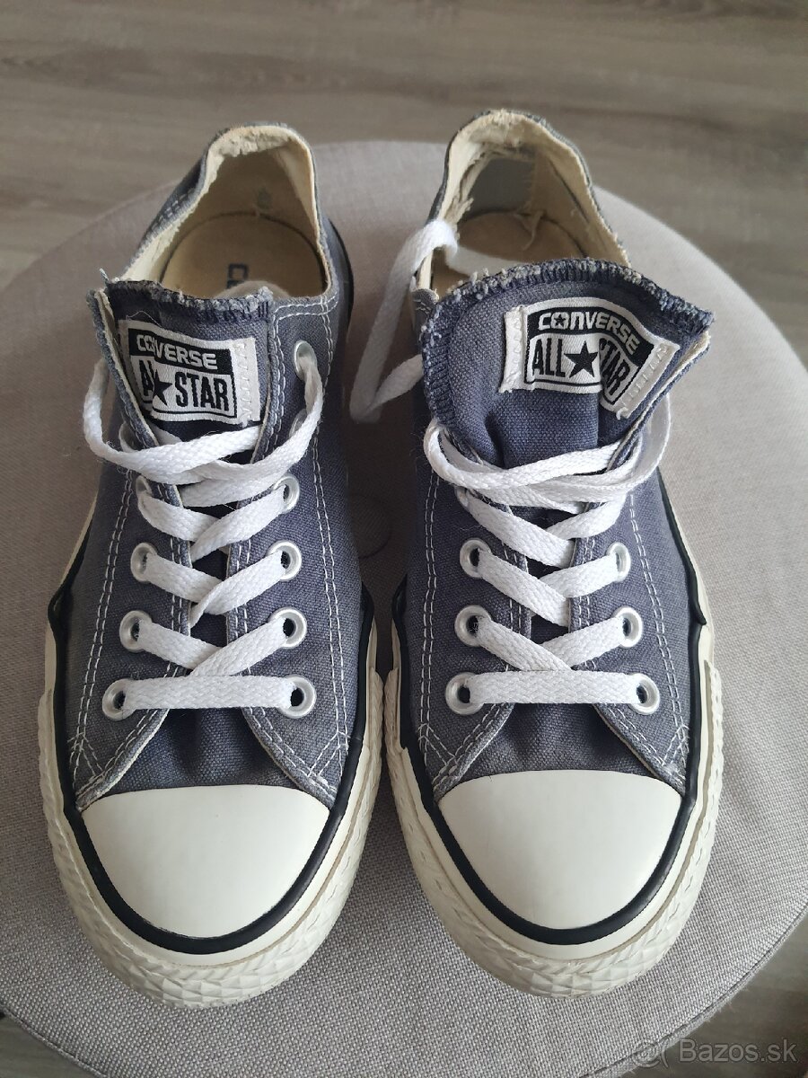 Modré Converse tenisky