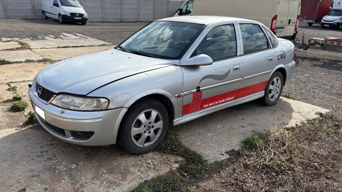 Opel Vectra sedan 2.6 V6 Benzín