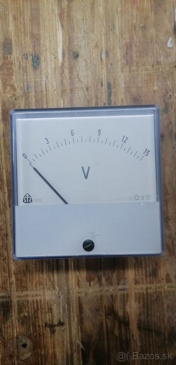 PANELOVÝ ANALÓGOVÝ VOLTMETER 0V-15VDC