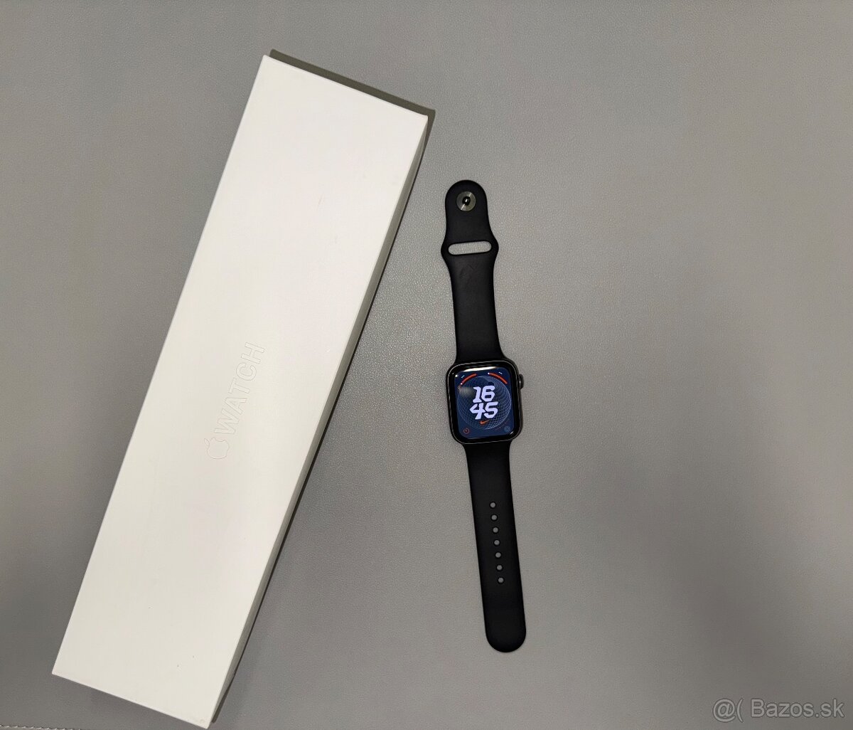 Predam Apple Watch Series 5 44mm Vesmírne sivé