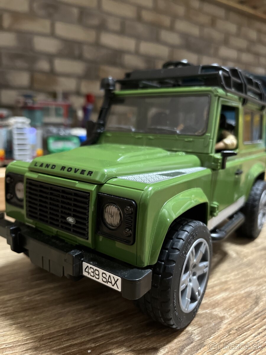 Land Rover Defender Bruder 02587