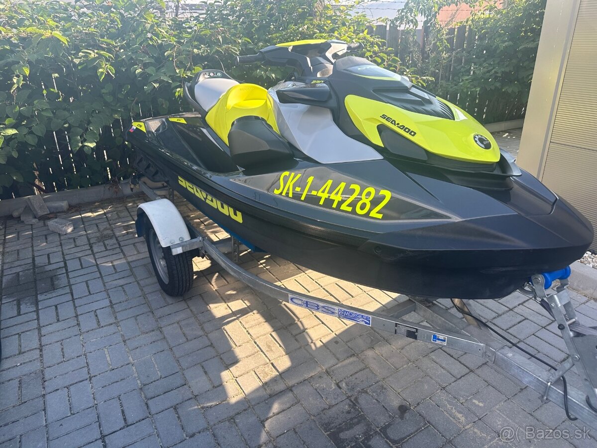 Vodný skuter Sea Doo GTR230