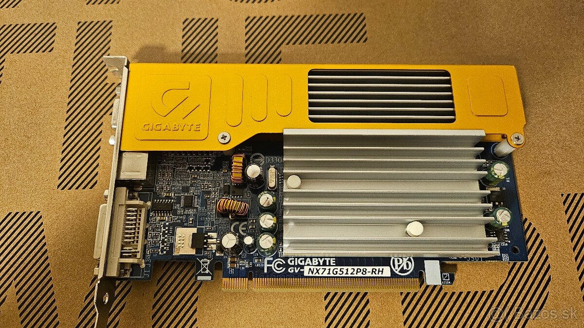 Grafická karta Gigabite GeForce 7100 GS GPU