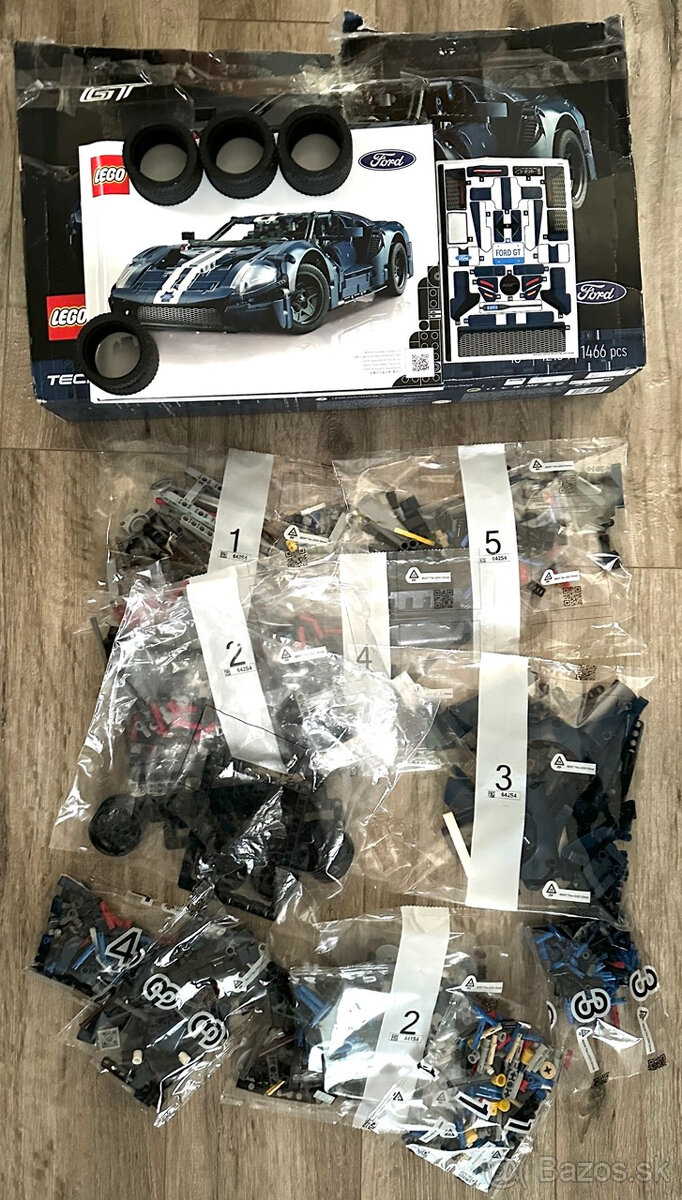 LEGO® Technic 42154 2022 Ford GT