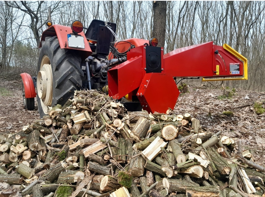 Špalíkovač - štiepkovač za traktor do 11 cm