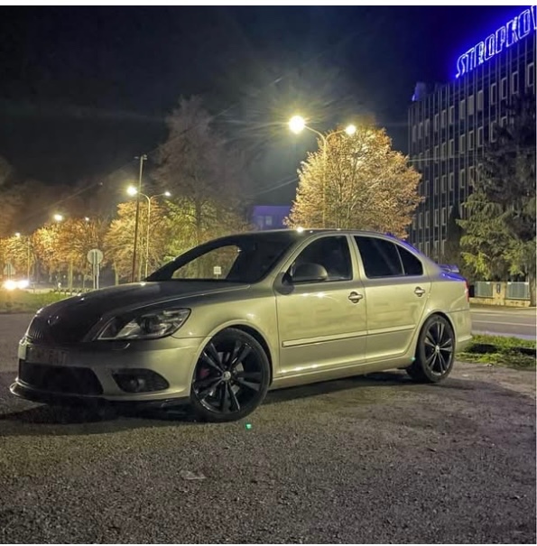 Kúpim Octavia 2rs dsg sedan ..STRIEBORNA FARBA