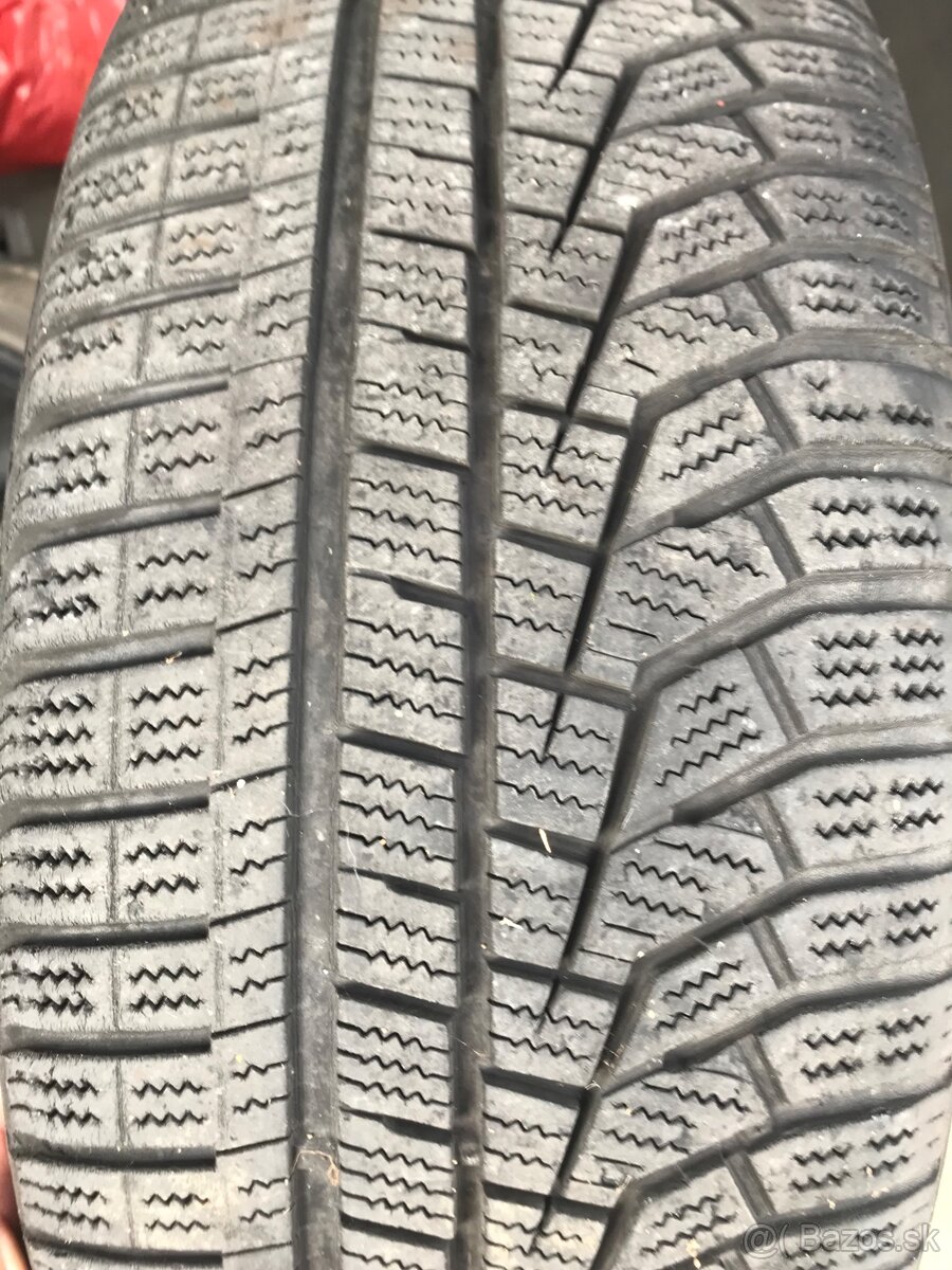 Hankook 215/45 R18 zimne pneu 2ks