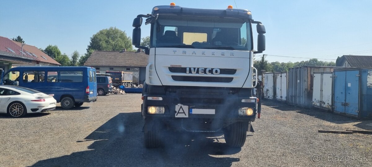 Iveco Trakker 45 8x8 s hr HIAB 144