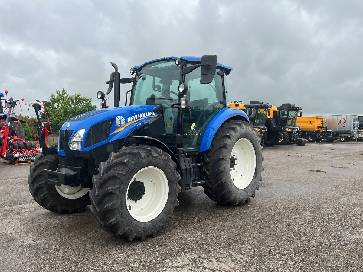 Traktor New Holland T5.85