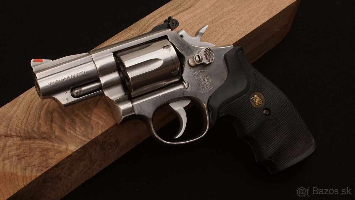 Predam kratky Smith&Wesson 357 magnum NEREZOVY