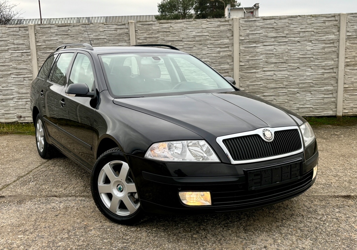 Škoda Octavia 1.9 TDI Combi Elegance DSG - Bez Dpf