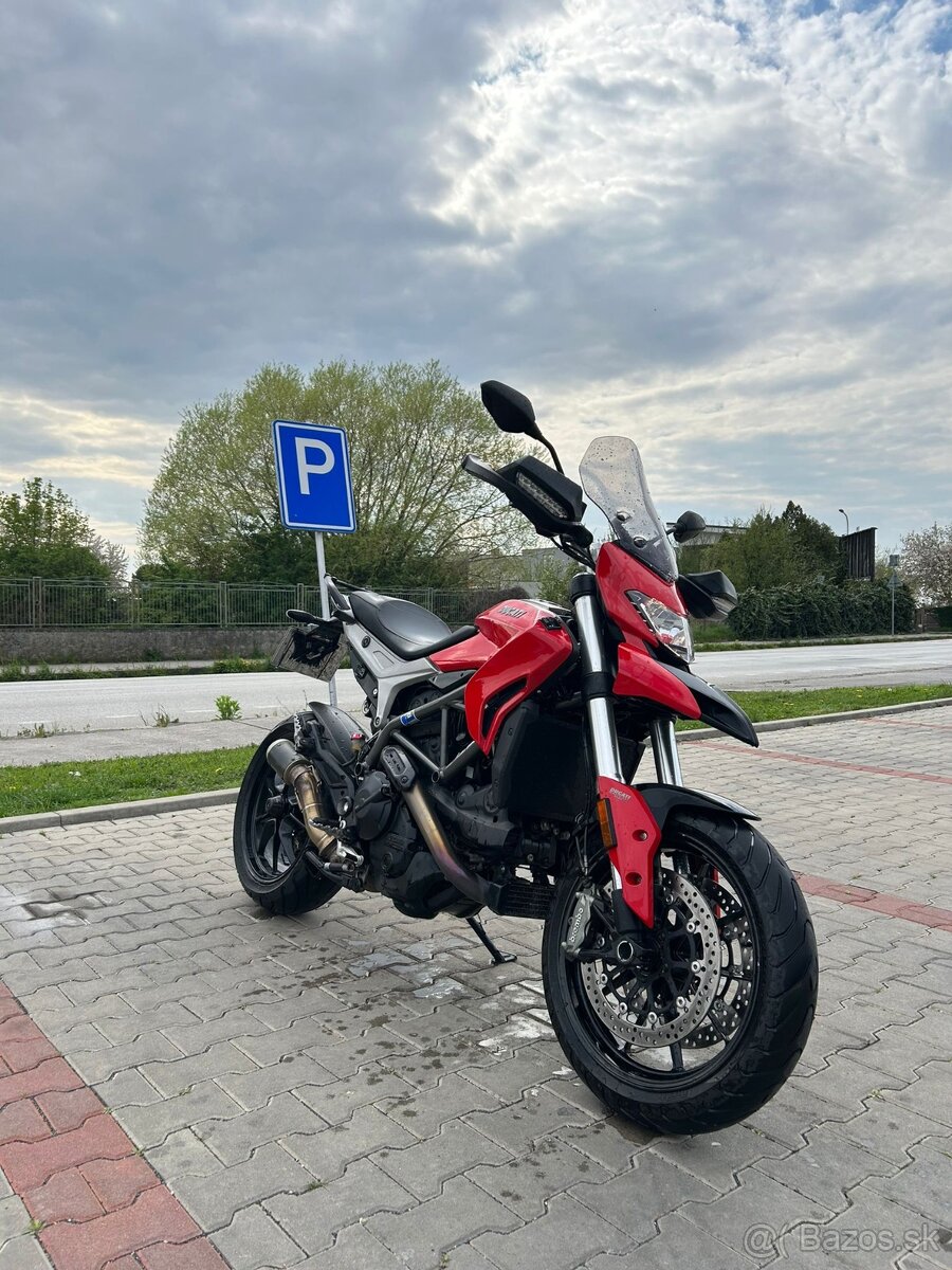 Ducati Hyperstrada 939