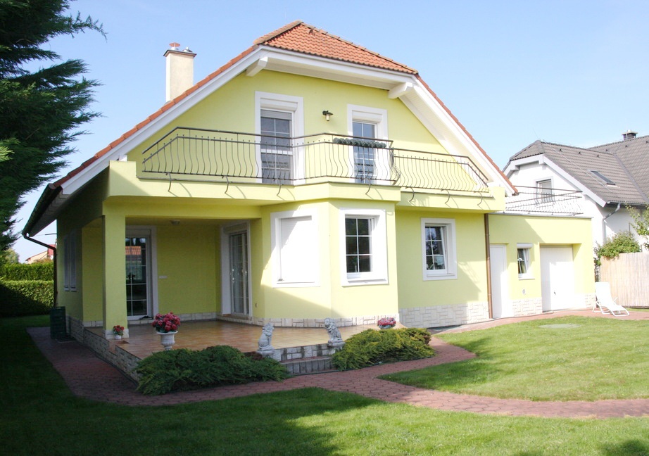 Predám veľký rodinný dom v lokalite Bratislava-Rusovce