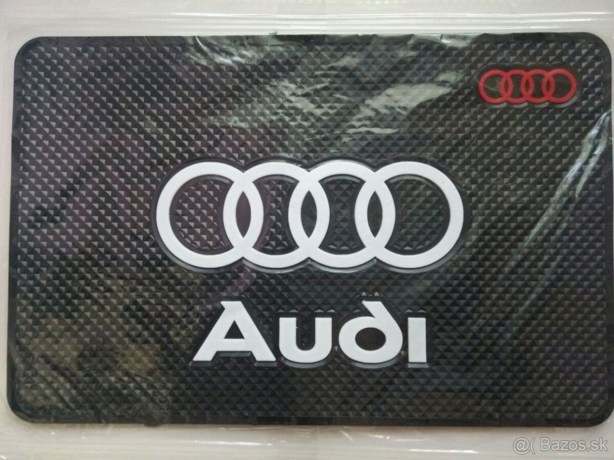 Nová protišmyková podložka na palubovku AUDI