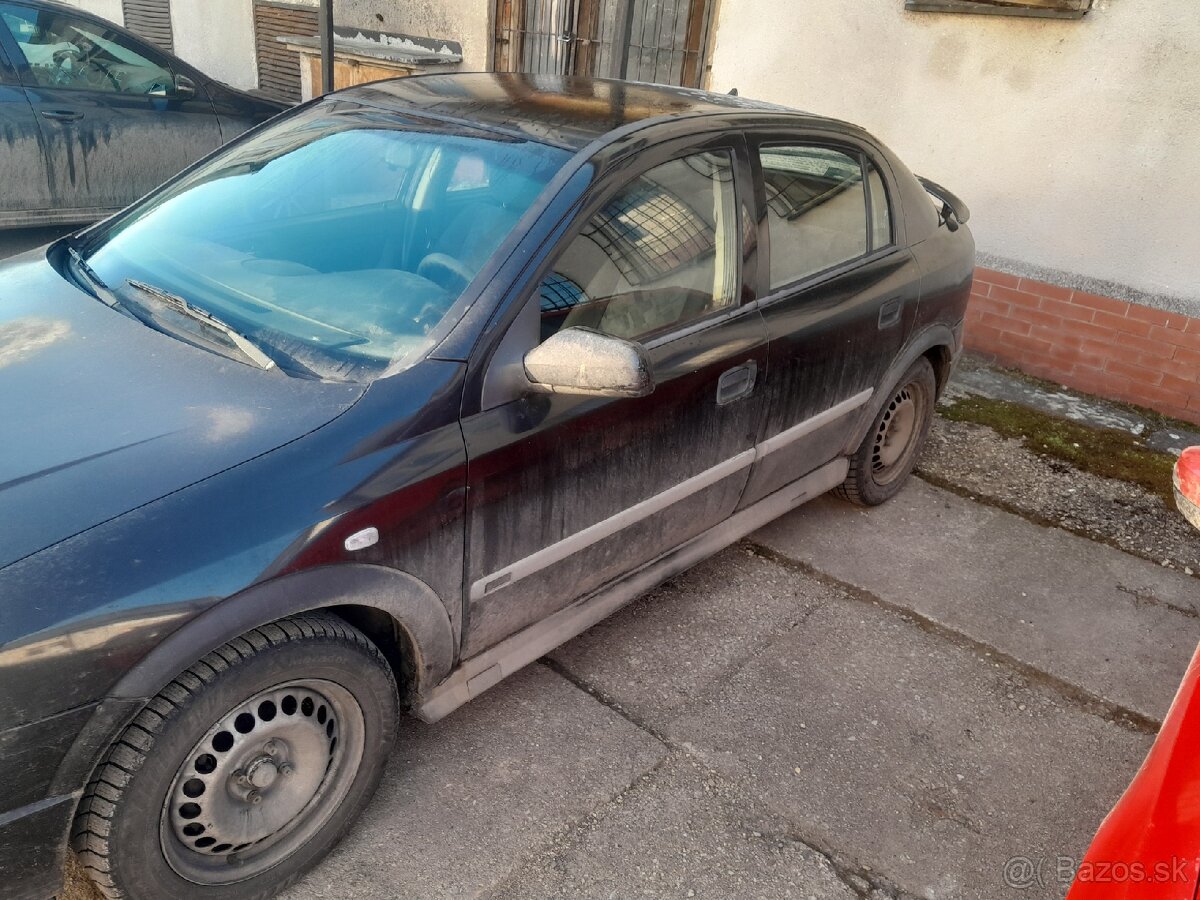 Opel astra 1.6 benzín hatchback