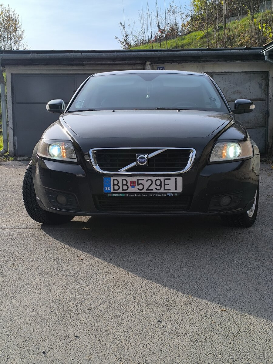 volvo v50 2.0d 2008 140hp 100kw 275000km bez DPF od vyroby