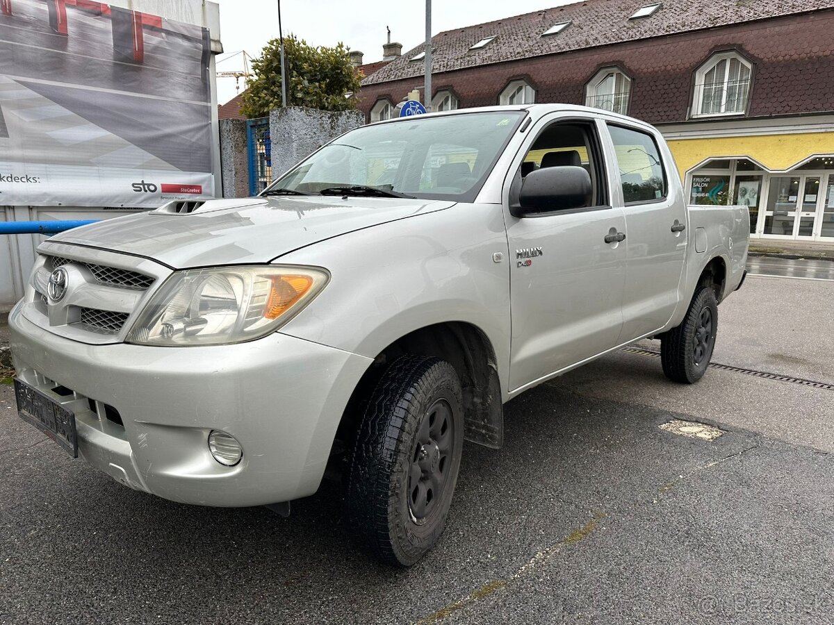 TOYOTA HILUX 2,5 DIESEL 4X4 KLÍMA