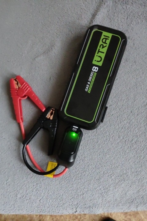 Štartovací box Jump starter booster 3v1 pre štartovanie auto