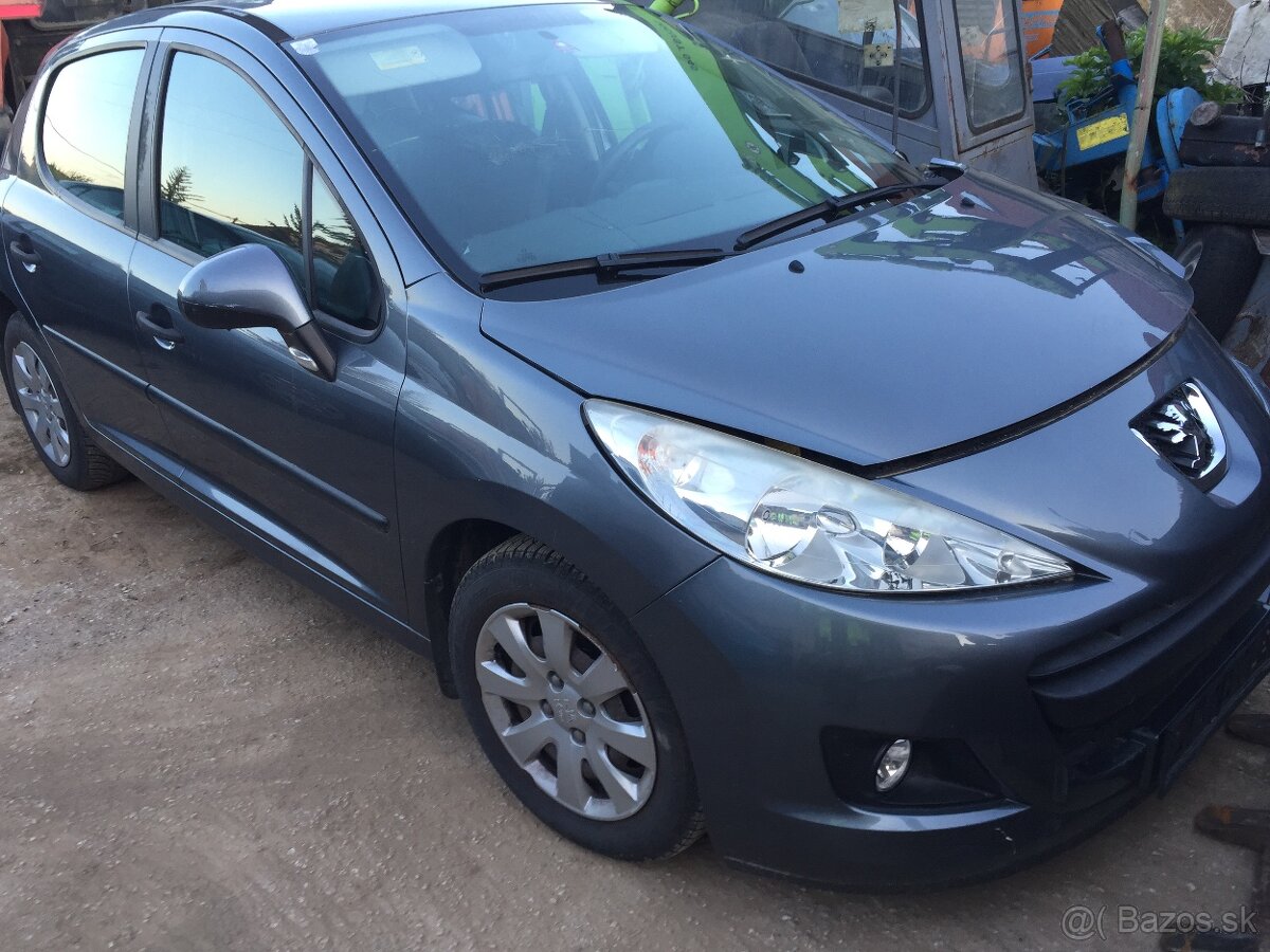 PEUGEOT 207 1.4 i