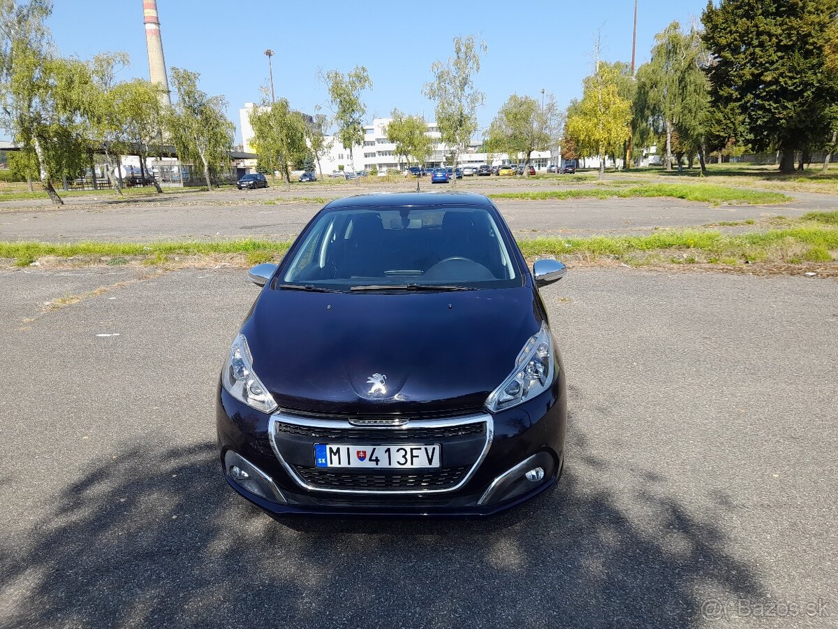 PEUGEOT 208 1,2  2017