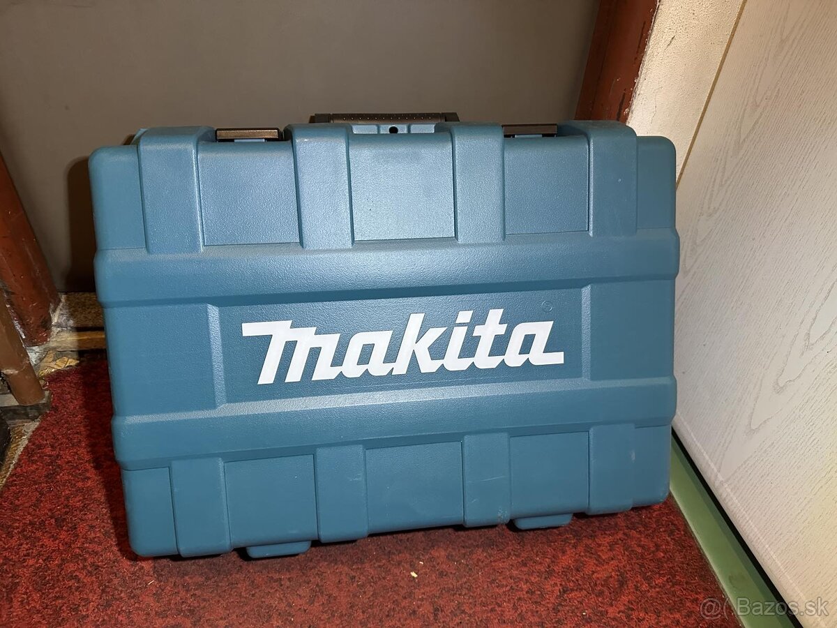 Makita priklepova vŕtačka