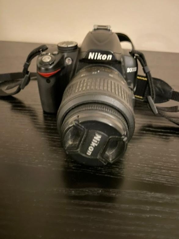 Nikon D3000