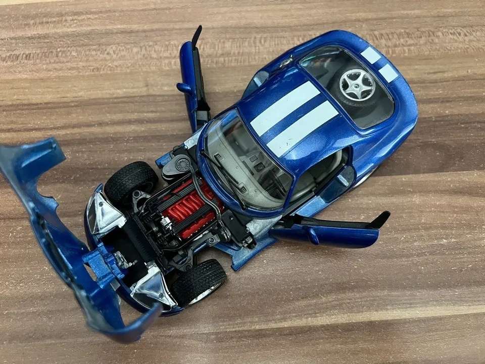 Dodnes Viper GTS 1:24 Bburago