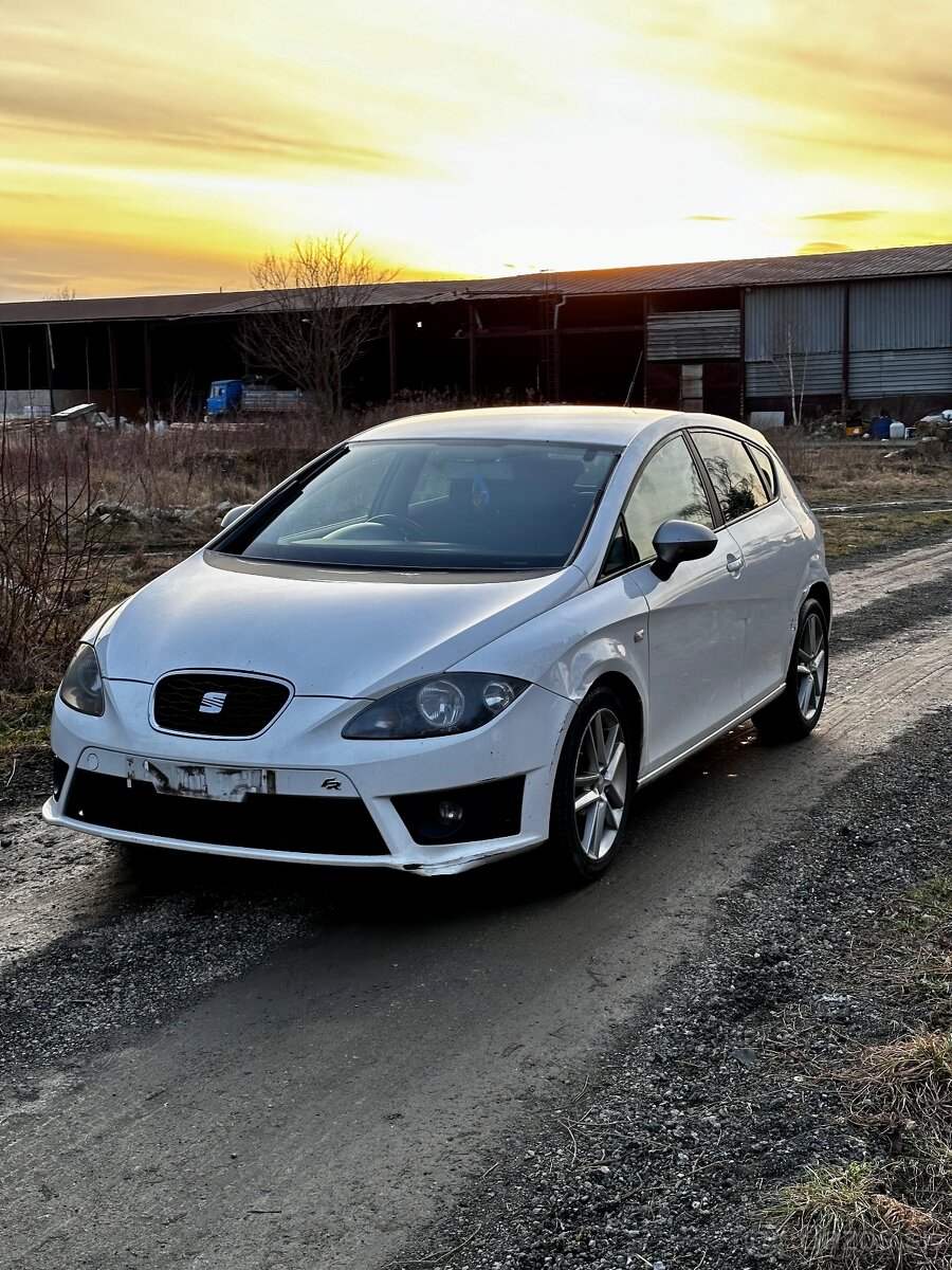 Rozpredam Seat Leon  FR 2.0 TDi 125kw Facelift .