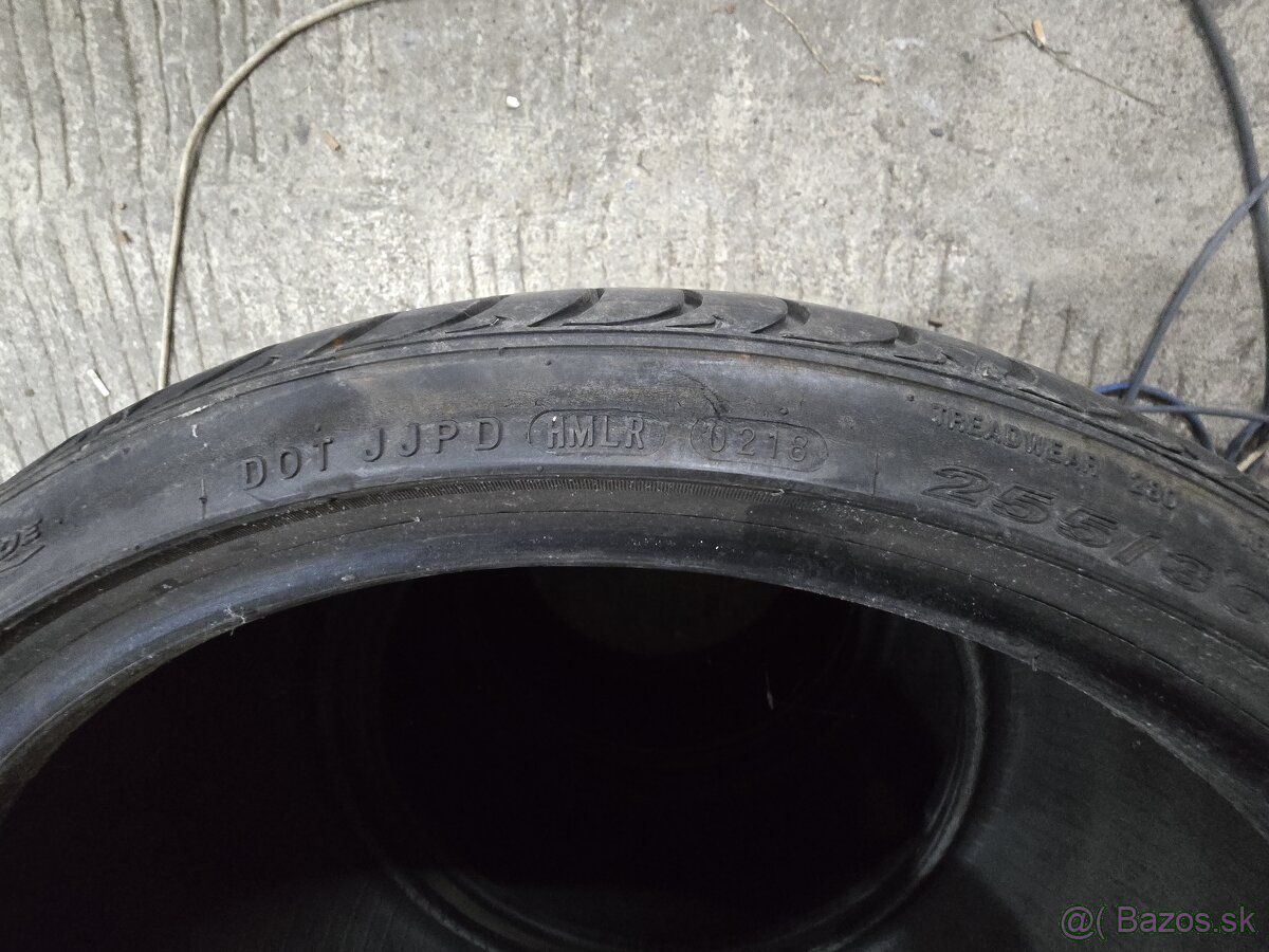 225/35r19 a 255/30 r19