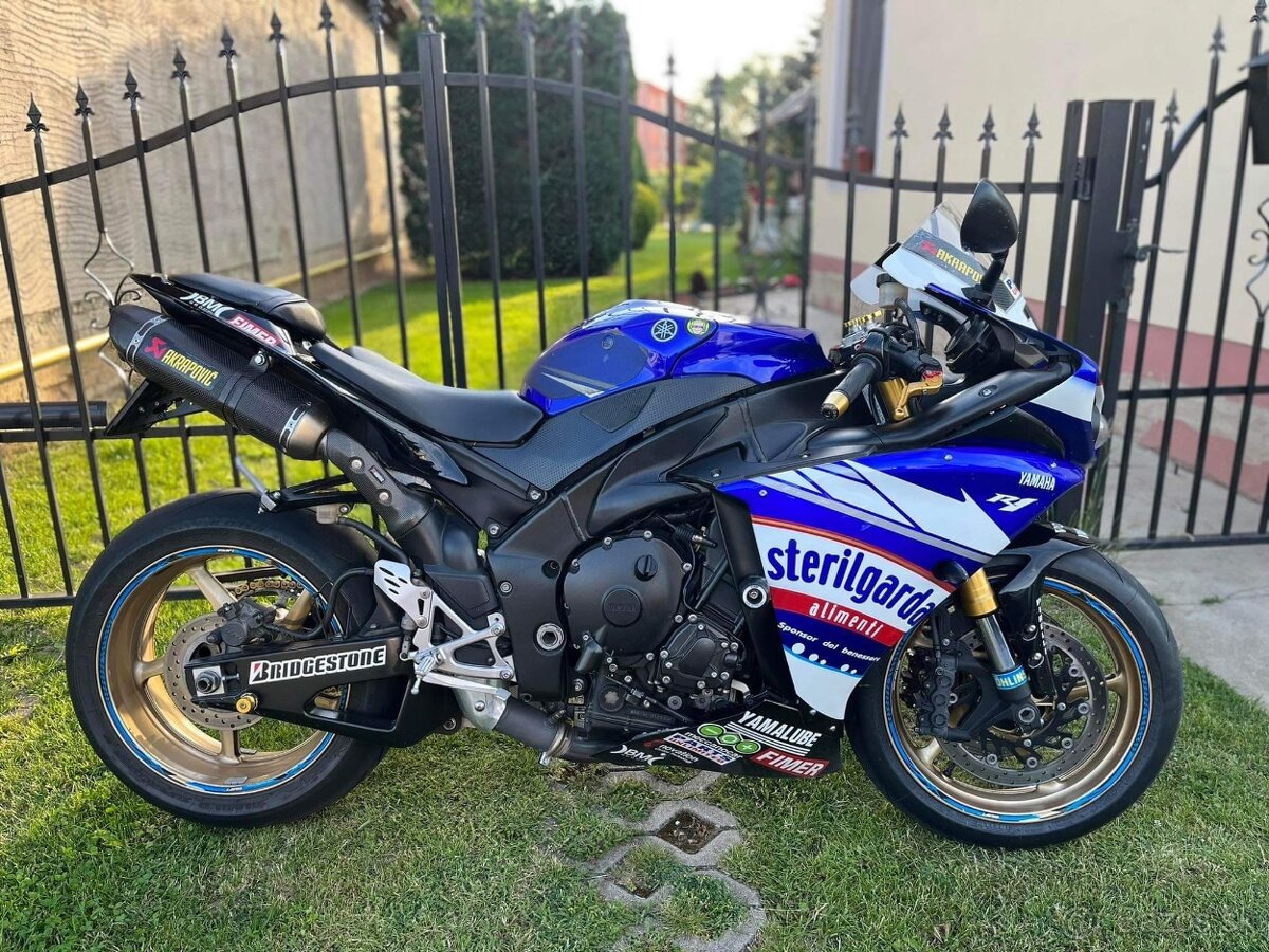 Yamaha R1