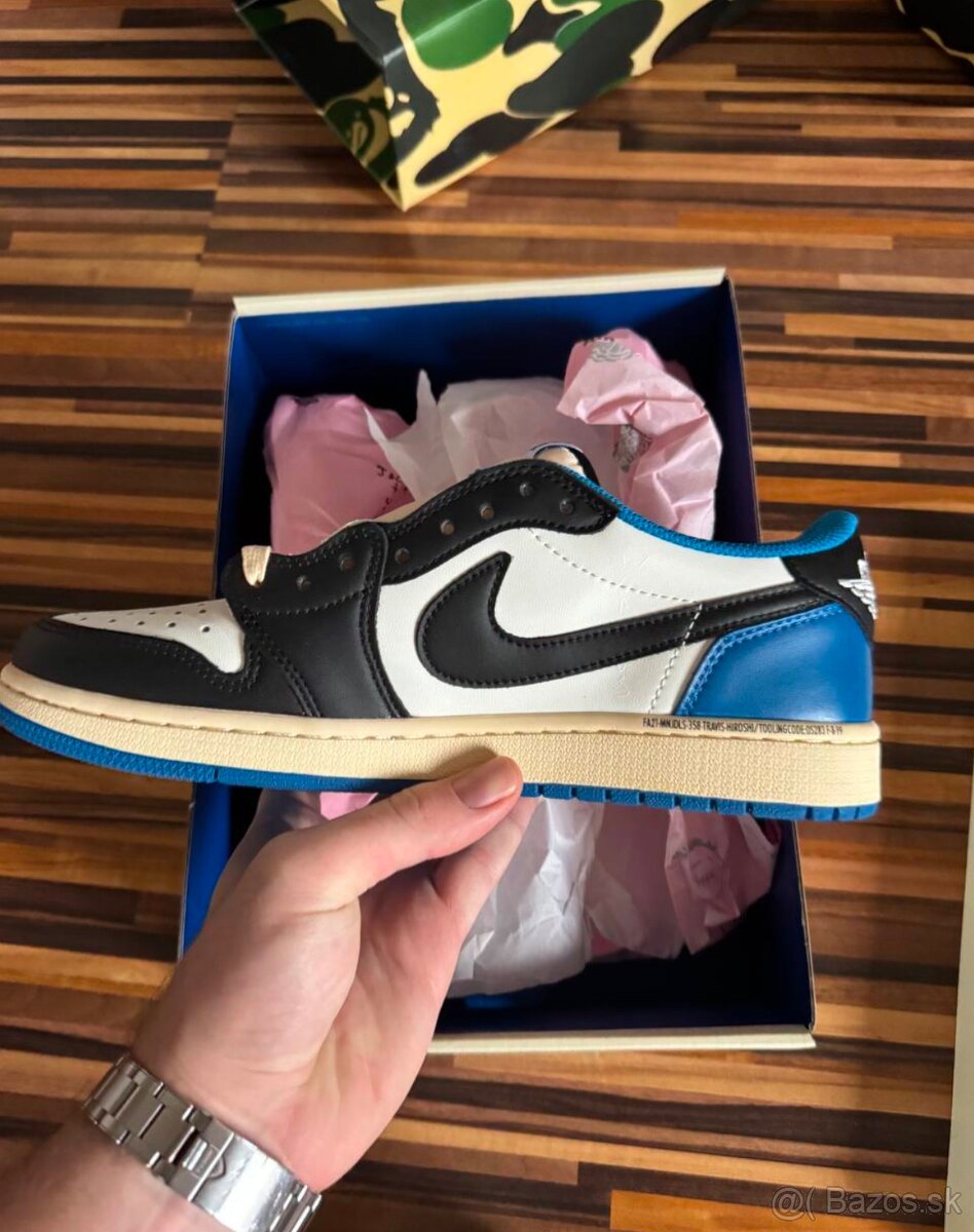 Jordan 1 fragment Travis Scott