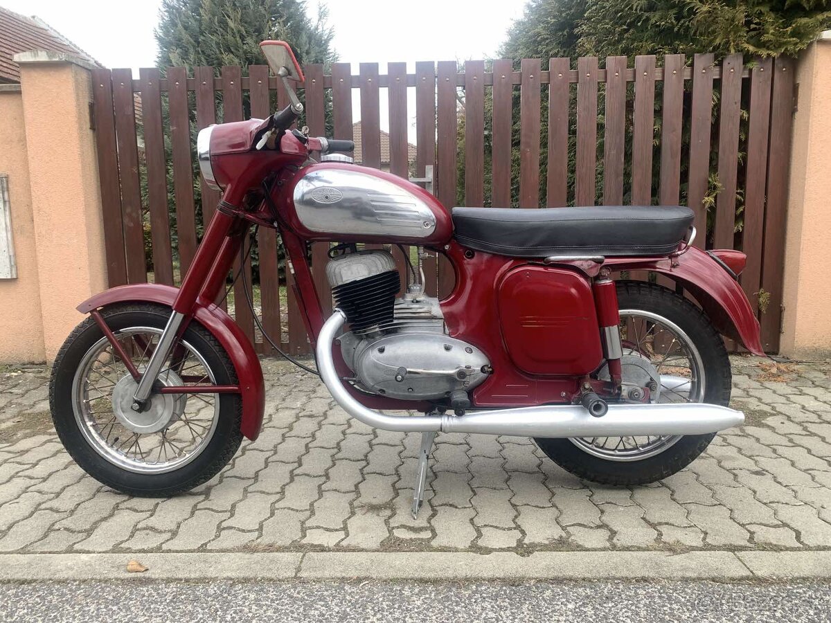 JAWA 250 559 s TP ŠPZ STK 4roky