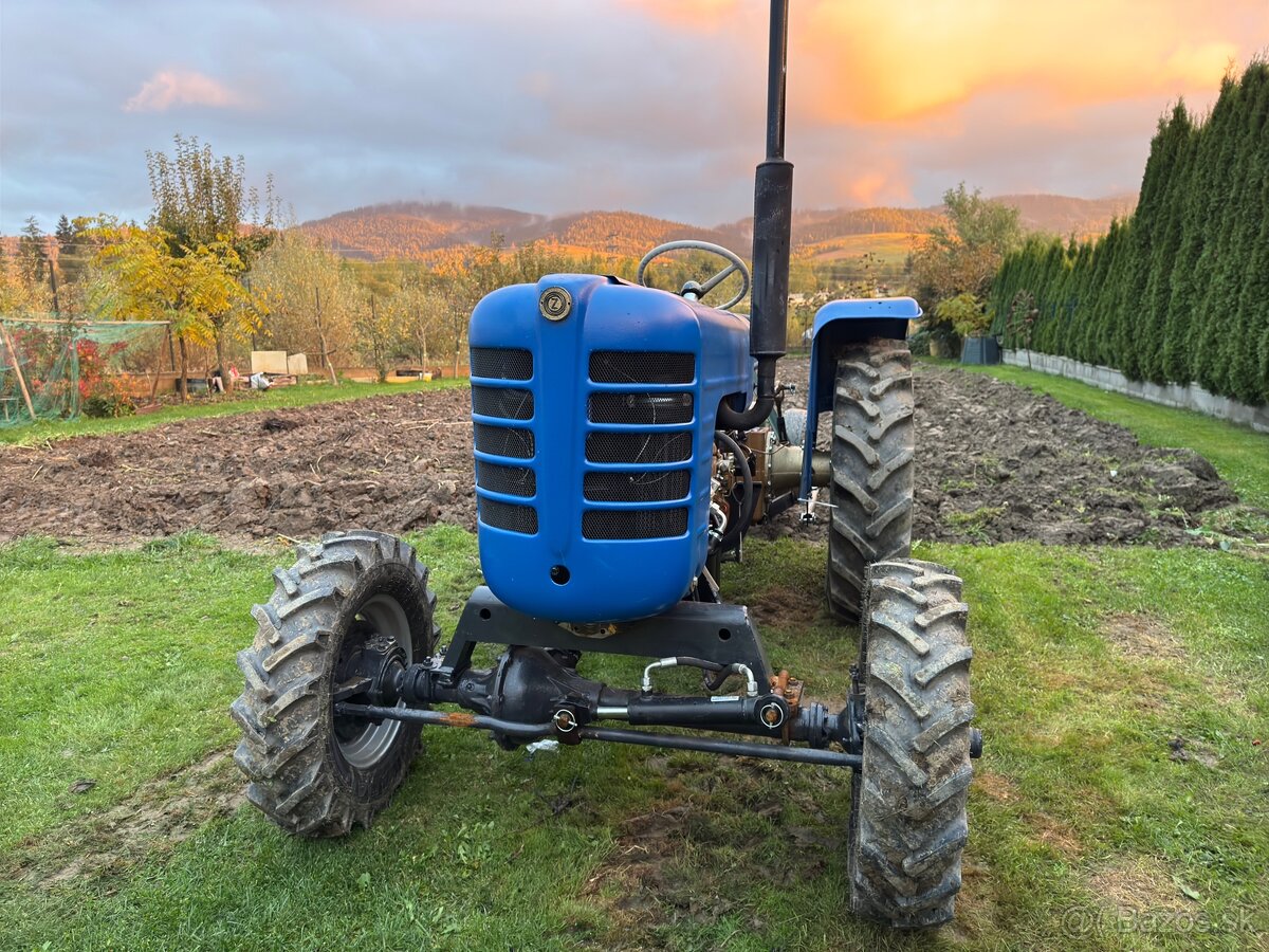 Nedokončeny projekt Zetor 3011/45