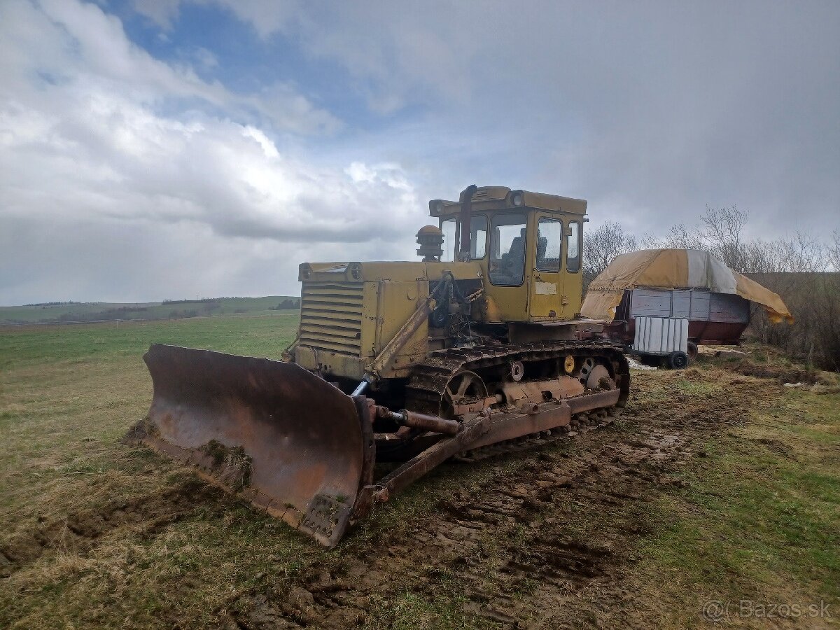 Buldozer T130