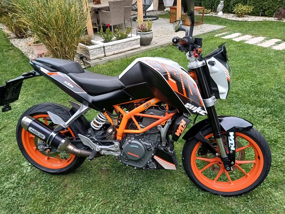 KTM Duke 390. 2015