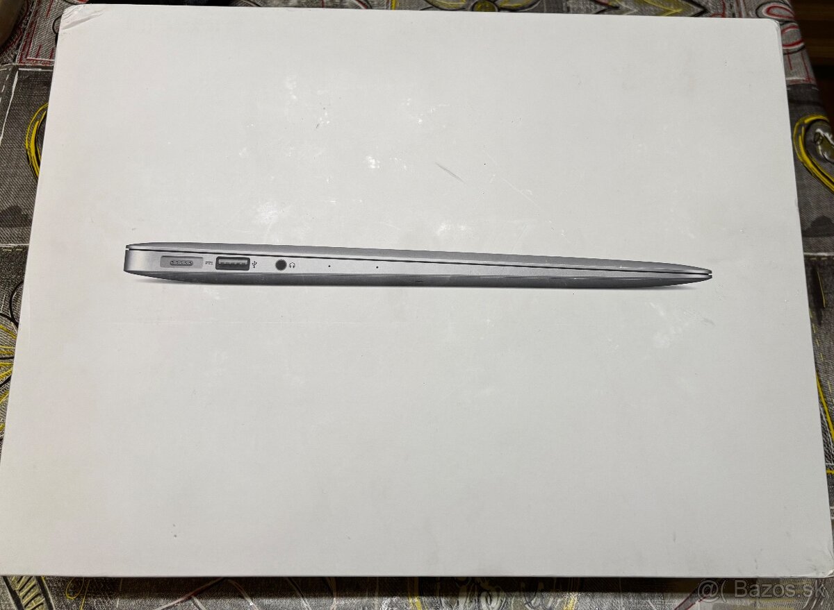 apple macbook air 13” A1466