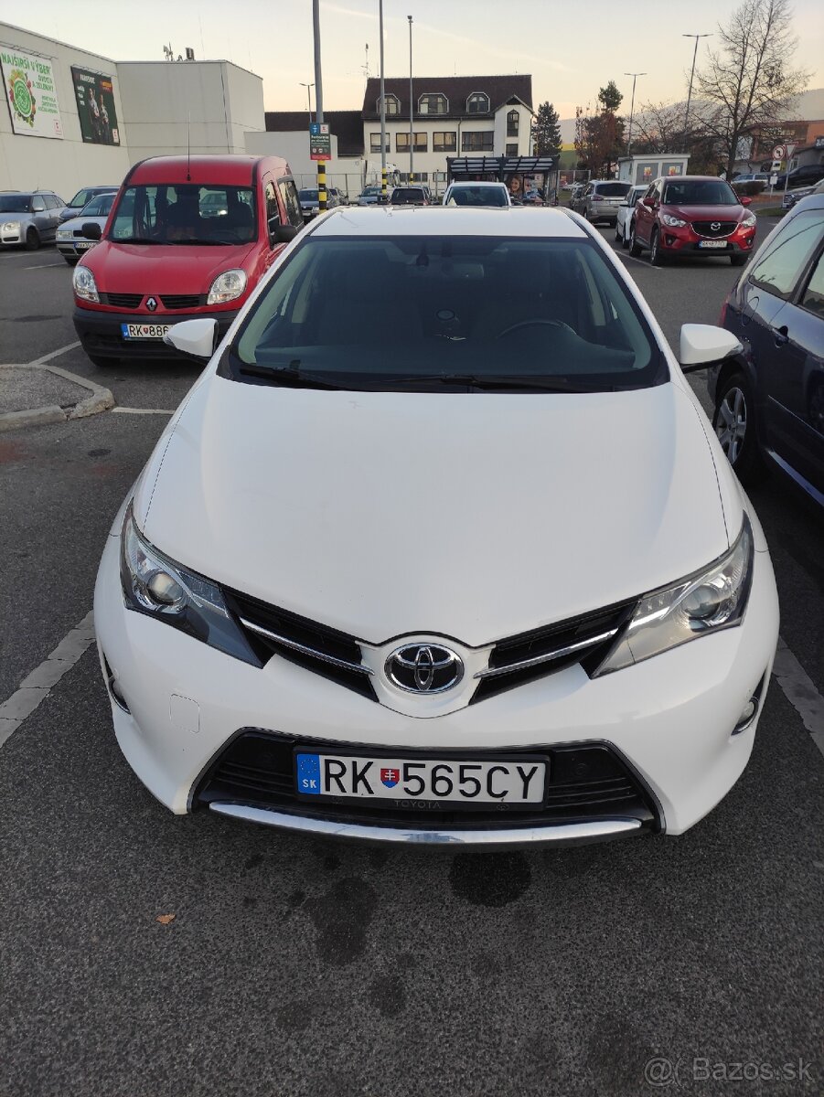 Toyota Auris 1.6 benzín