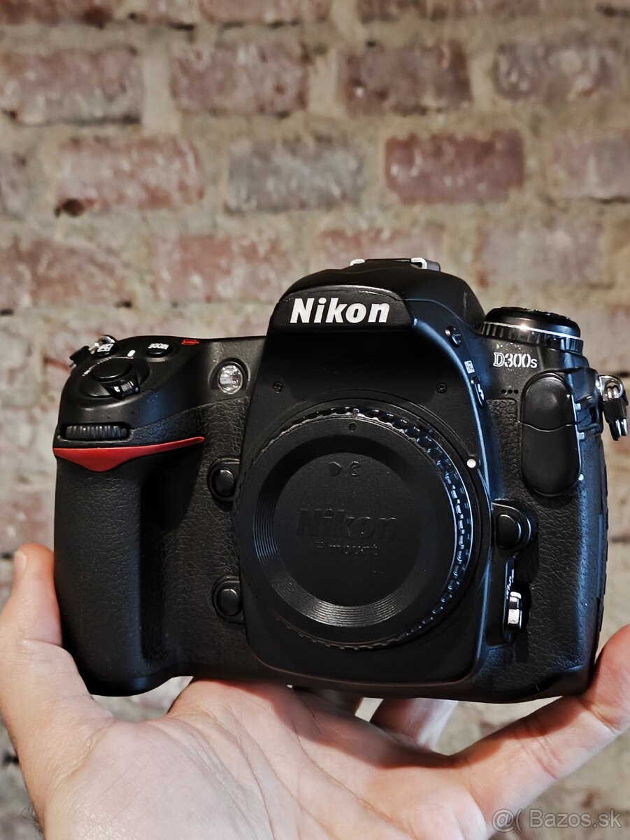 Nikon D300s