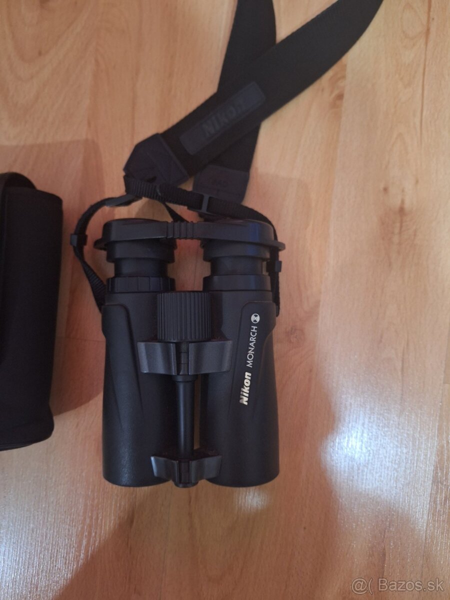 Ďalekohľad Nikon Monarch 8,5x45  a Diaľkomer Bushnell SCOUT