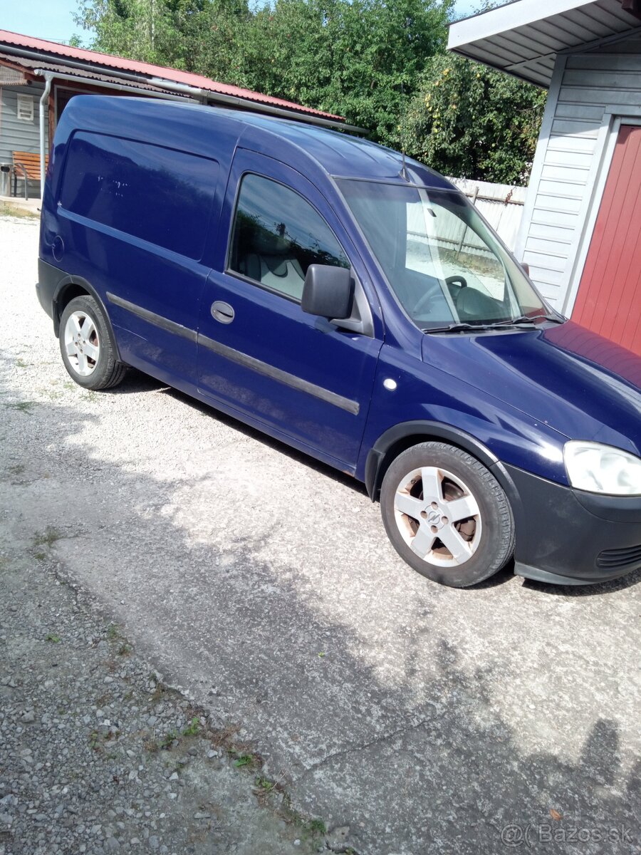 Opel Combo 1,6 benzín