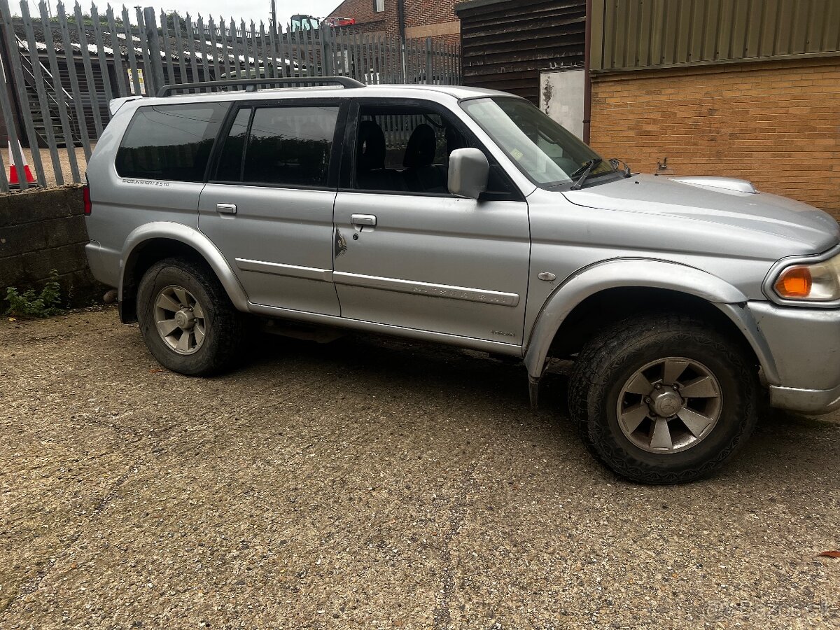 Mitsubishi Pajero 2.5TD Sport Lacne Diely