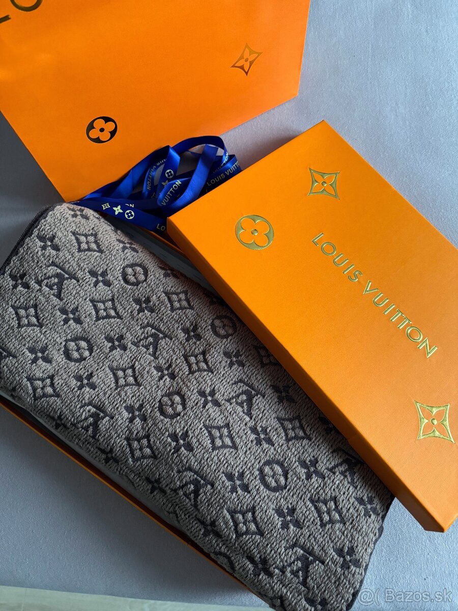 Louis Vuitton monogram šál